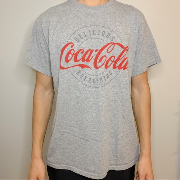 Gildan Coca-Cola T-Shirt - Picture 2 of 3